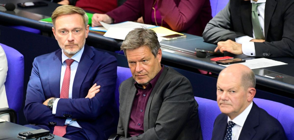 Christian Lindner, Robert Habeck und Olaf Scholz in der 193. Sitzung des Deutschen Bundestages im ReichstagsgebÃ¤ude