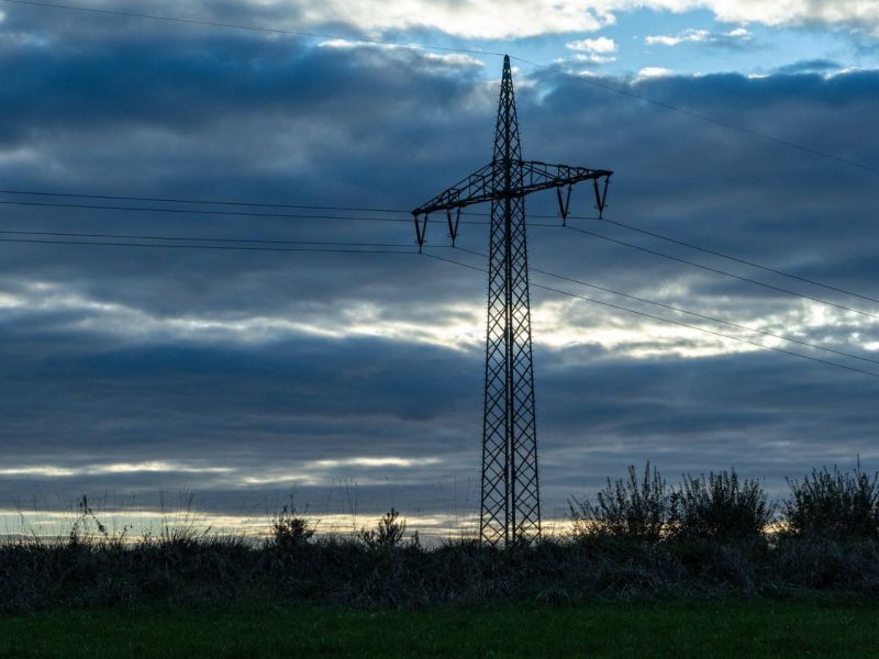 Strommast in der AbenddÃ¤mmerung