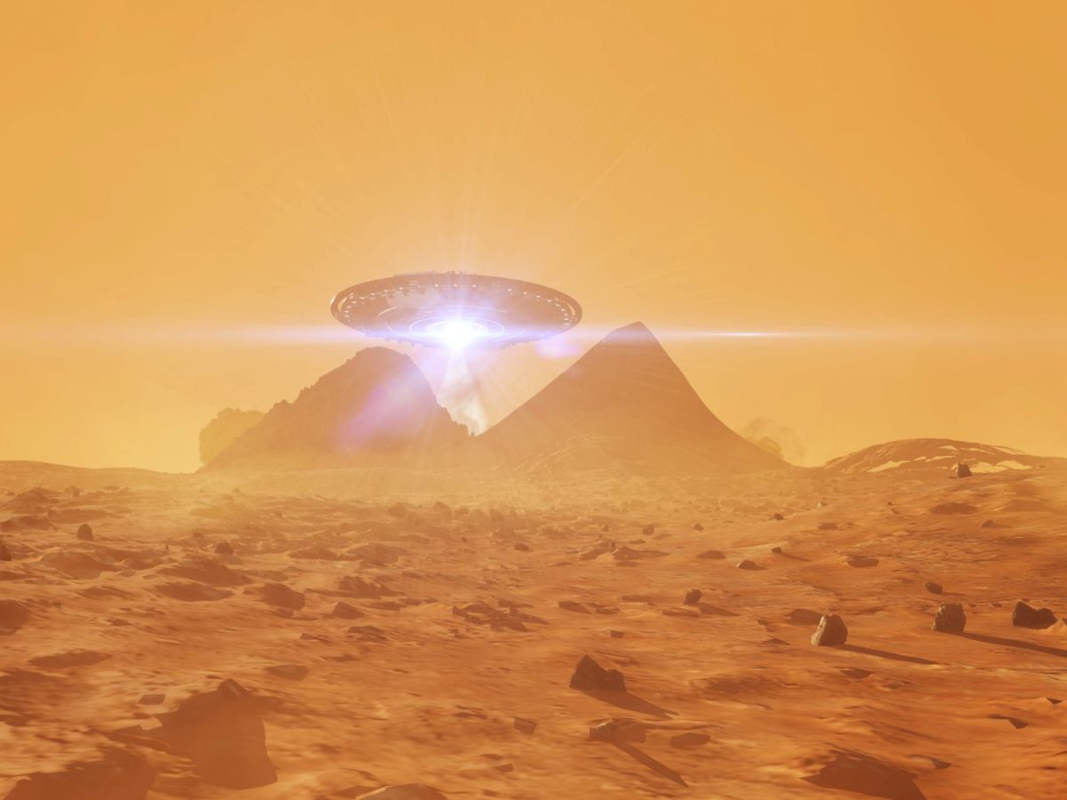 Kapsel mit außerirdischem Leben über einem Planeten.