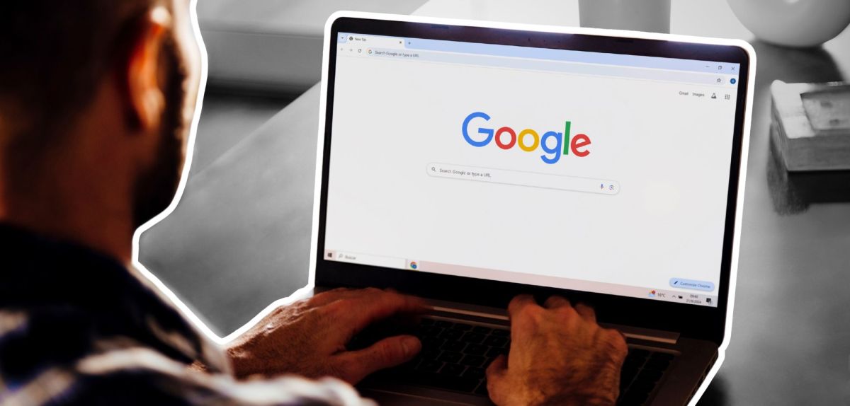 Google-Startseite auf einem Laptop-Display.