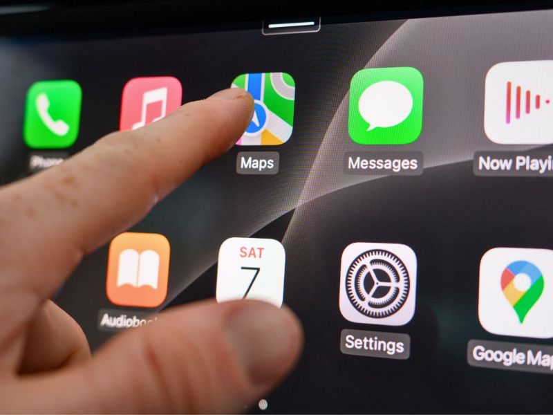 CarPlay-Display im Auto.