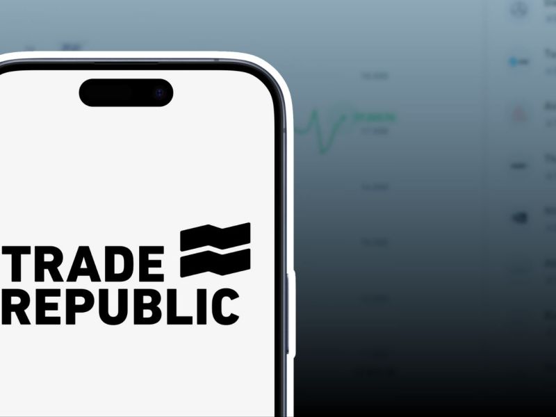 Trade Republic-Logo auf einem Smartphone