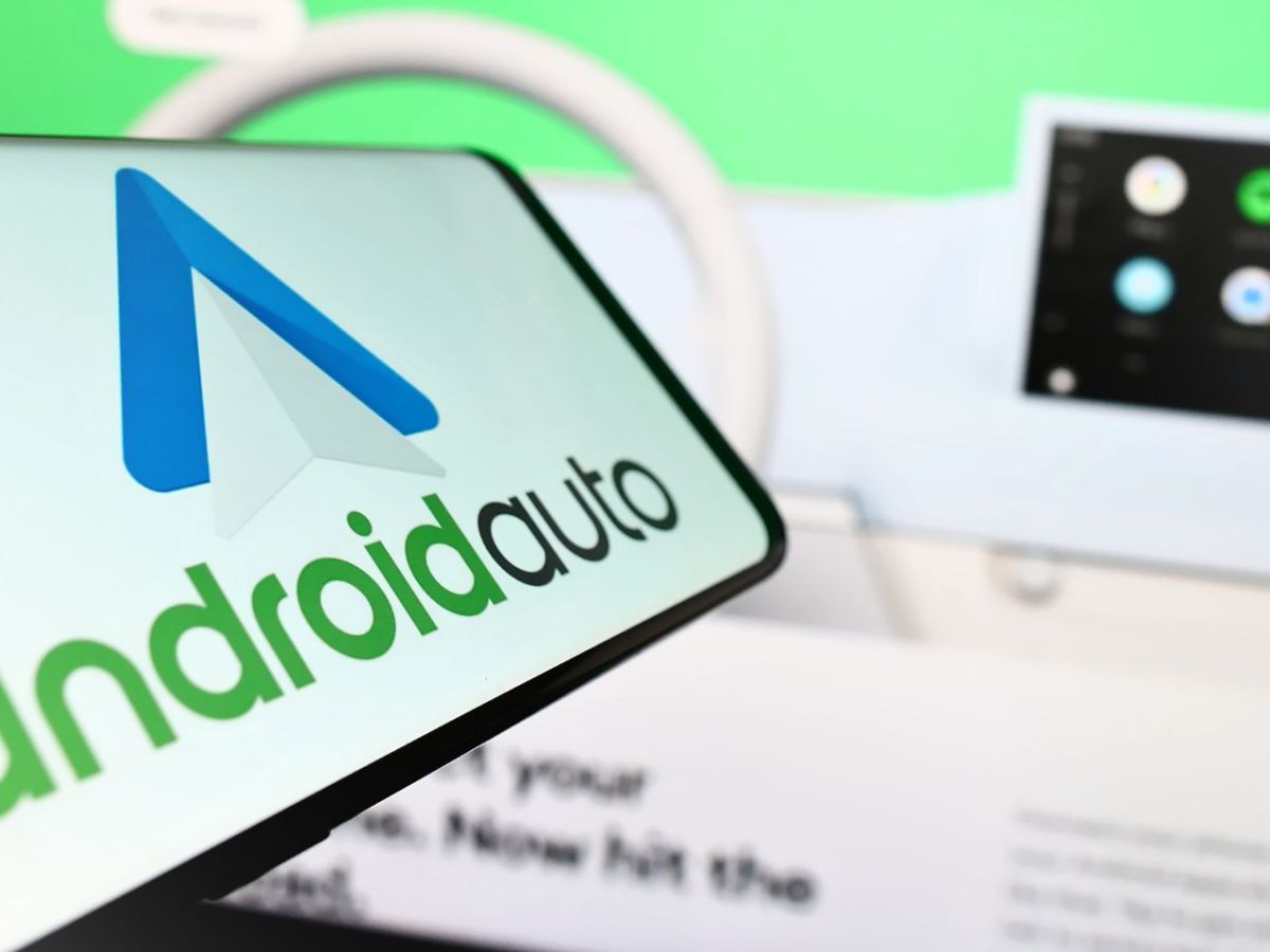 Android Auto-Logo auf Smartphone