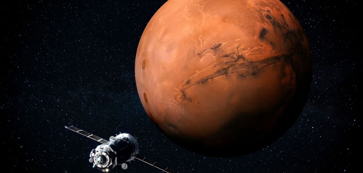 Sonde untersucht den Mars.