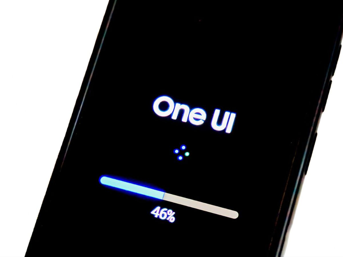 One UI-Ladebildschirm auf einem Smartphone.