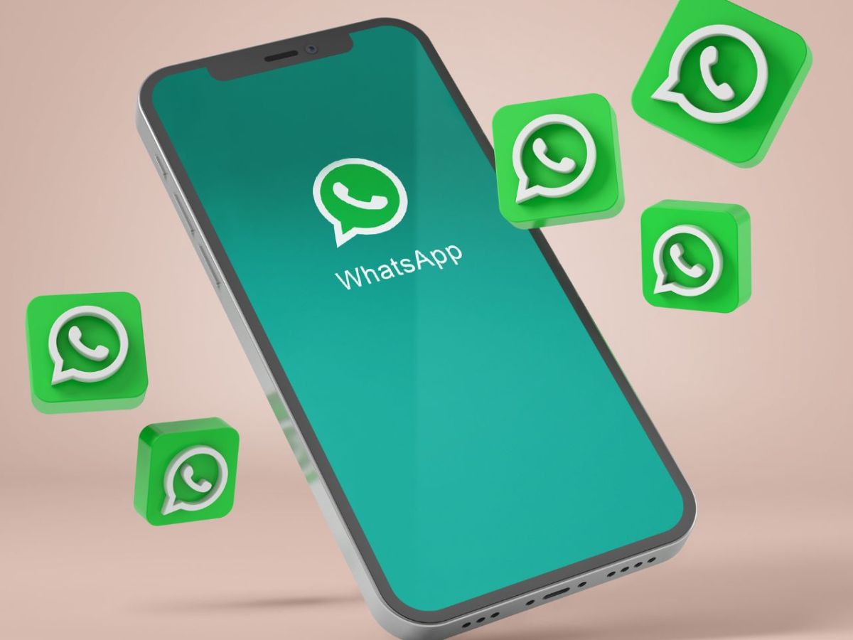 WhatsApp-Logo auf einem Smartphone-Bildschirm.