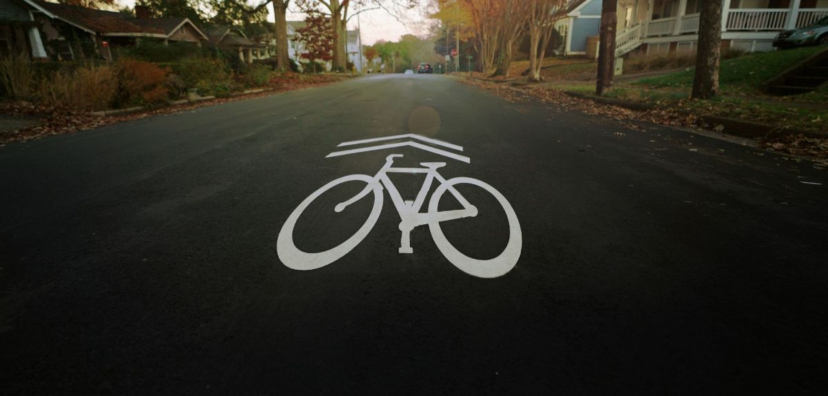 Fahrrad-Symbol auf einer Straße
