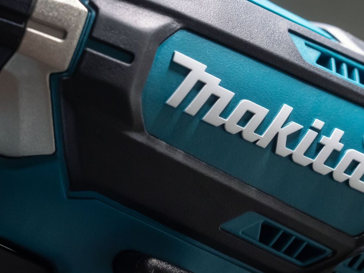 Makita-Logo auf einem Werkzeug.