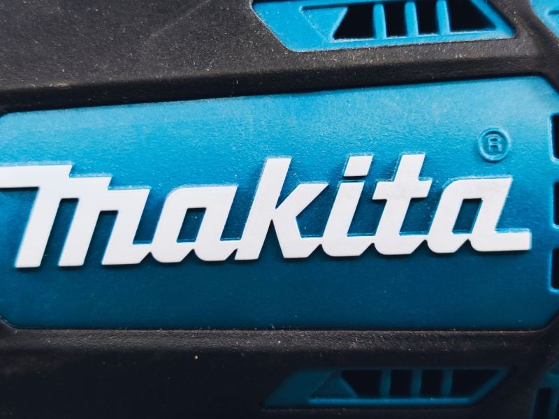 Makita-Logo auf einem Werkzeug