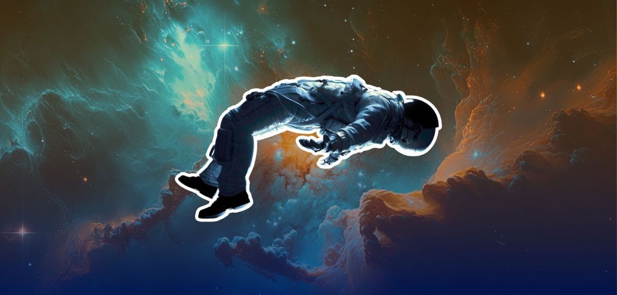 Astronaut vor einem kosmischen Nebel.