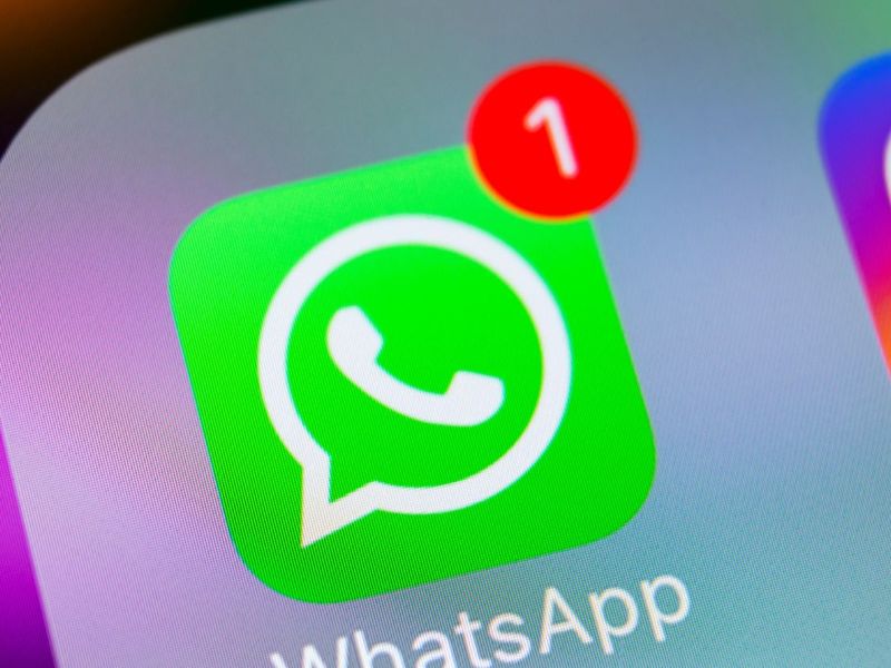 WhatsApp-Symbol auf einem Smartphone-Bildschirm.