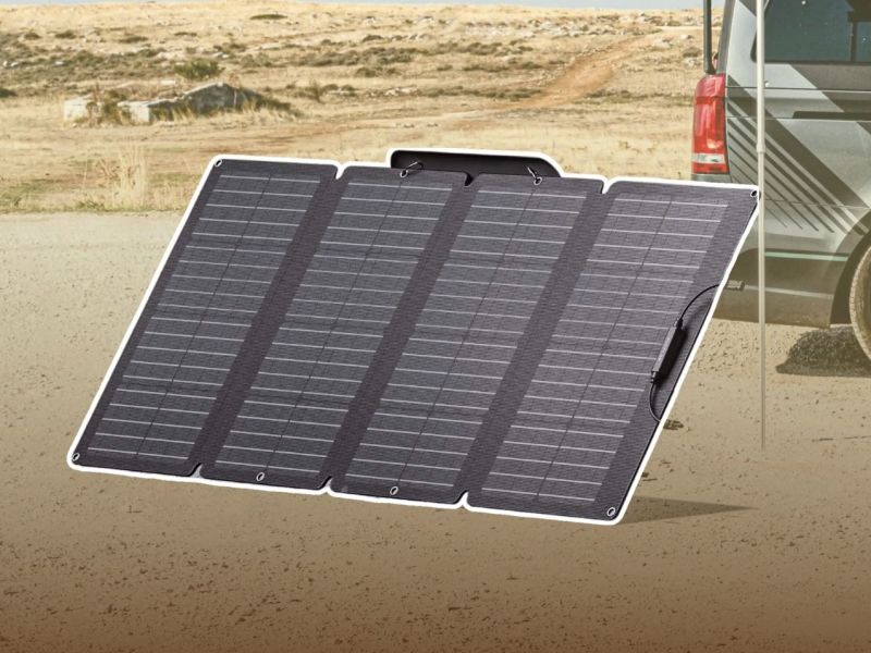 Faltbares Solarpanel EcoFlow 160W vor einem Camper